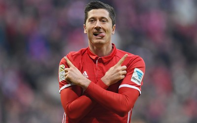 冠竞体育动态-亚马尔训练中加练逆足