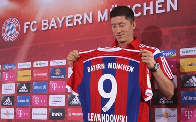 冠竞体育快讯-雷尼尔多训练中独中三元